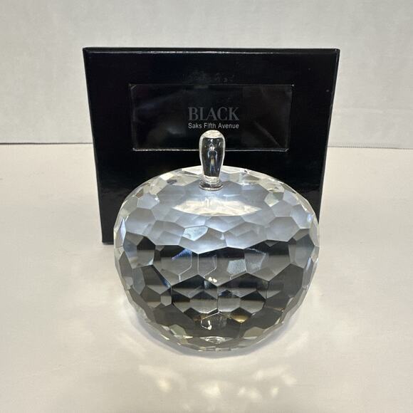 Saks Fifth Avenue Faceted Crystal Apple Paperweight Signed Vintage Teacher Gift - Picture 1 of 10